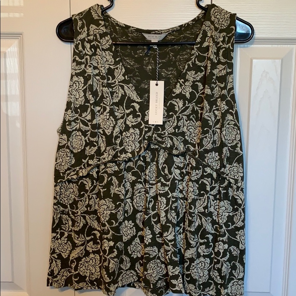 Lucky brand sleeveless top